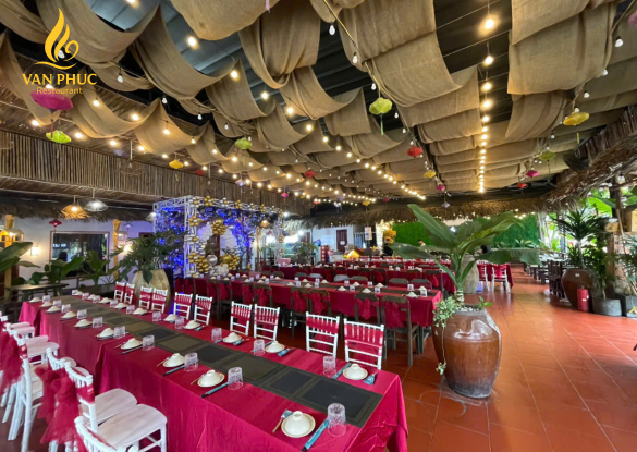 TIỆC CƯỚI HỎI