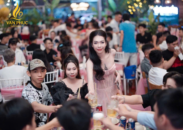 LIÊN HOAN - HỌP MẶT